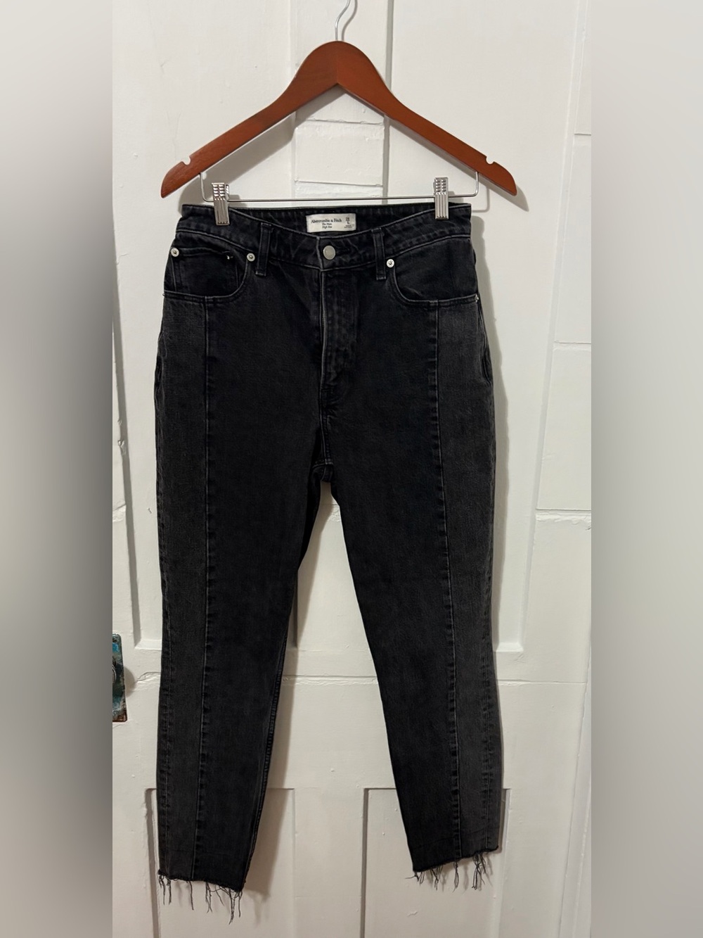 Abercrombie & Fitch The Mom High Rise Jeans
